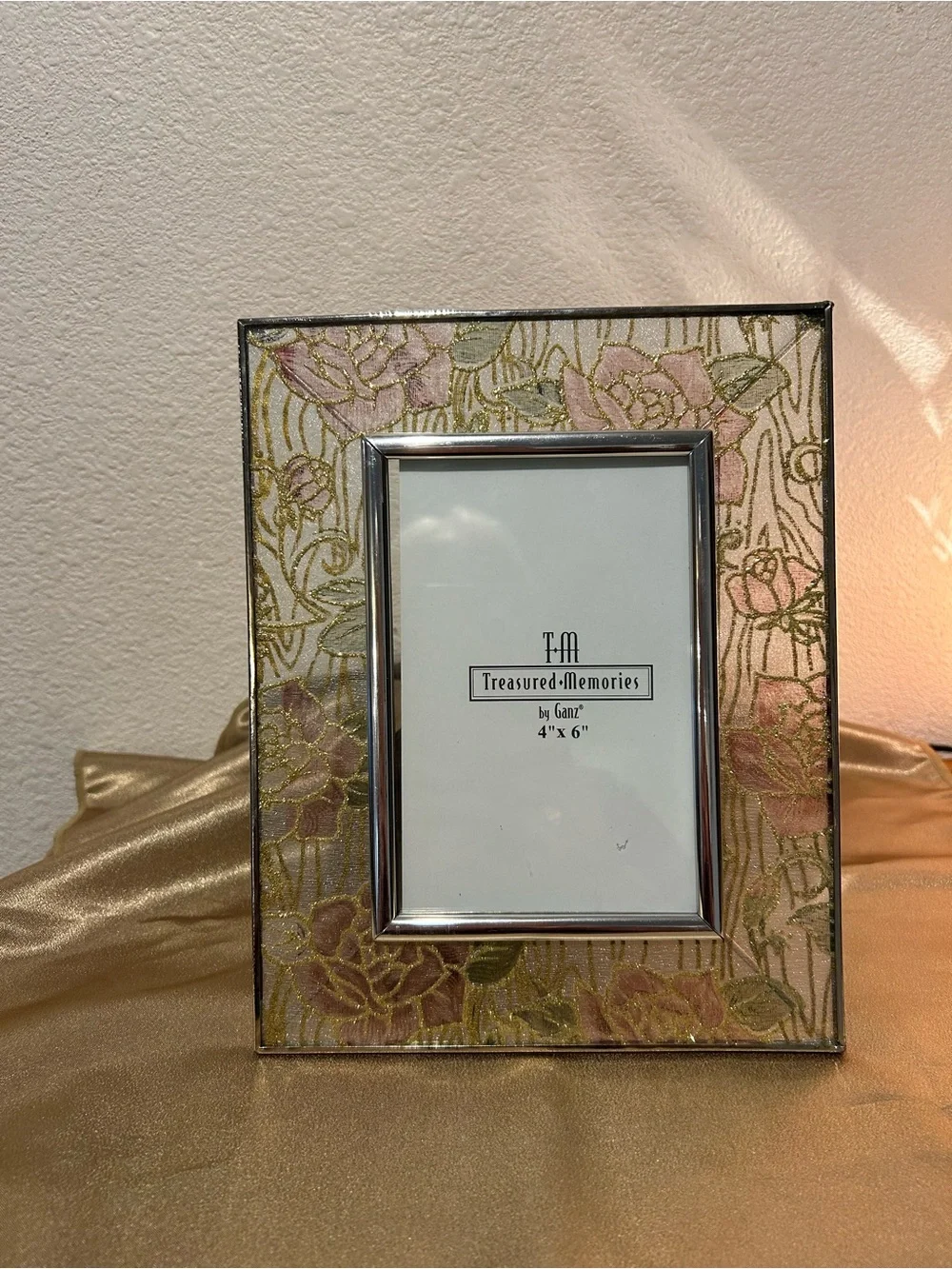 Beautiful GANZ Floral Glass Frame with Gold Accents